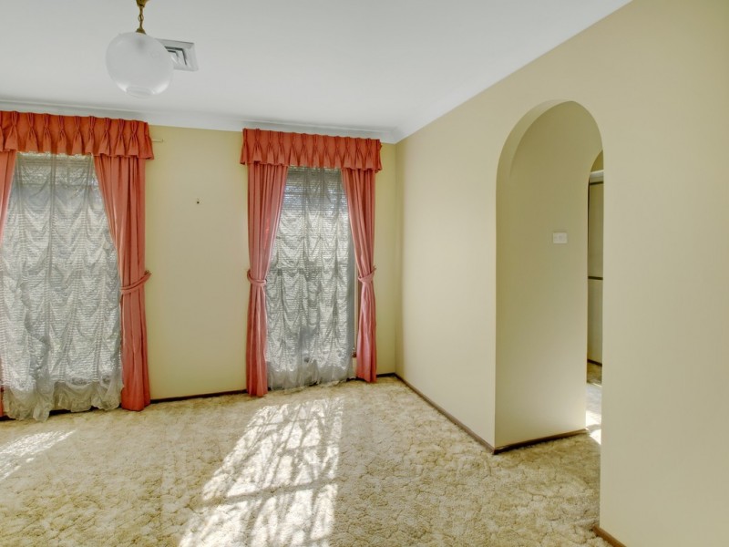 3 Moresby Ave, Glenfield NSW 2167