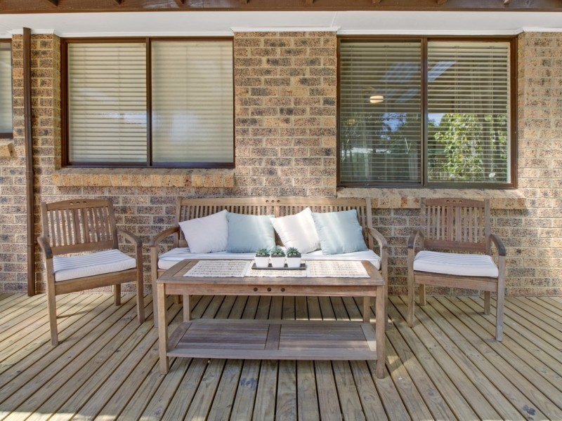 2 Gona Pl, Glenfield NSW 2167