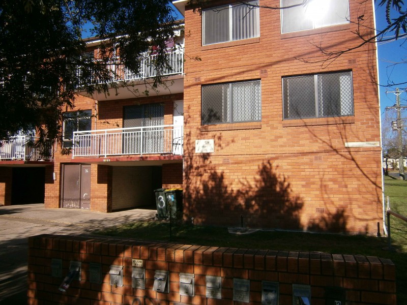 2/14 Railway Pde, Glenfield NSW 2167