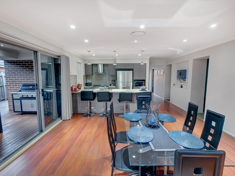 12 Ingleburn Gardens Dr, Ingleburn NSW 2565