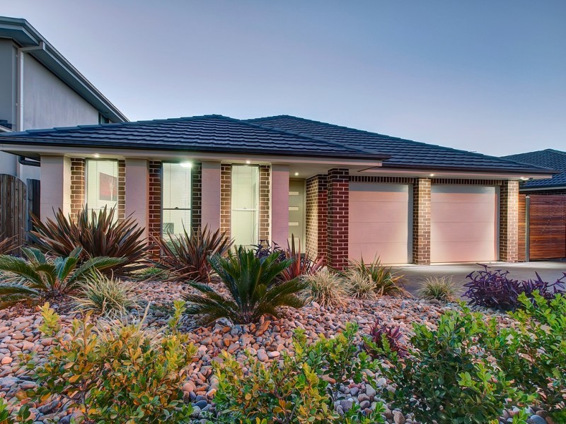 12 Ingleburn Gardens Dr, Ingleburn NSW 2565