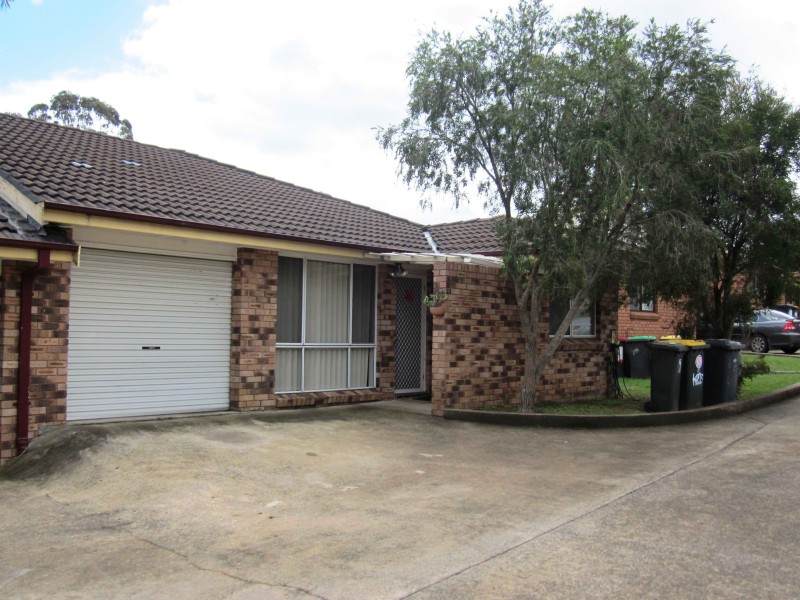 23/35 Bougainville Rd, Glenfield NSW 2167