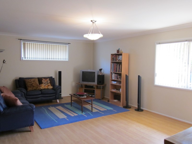 4/209 Harrow Rd, Glenfield NSW 2167