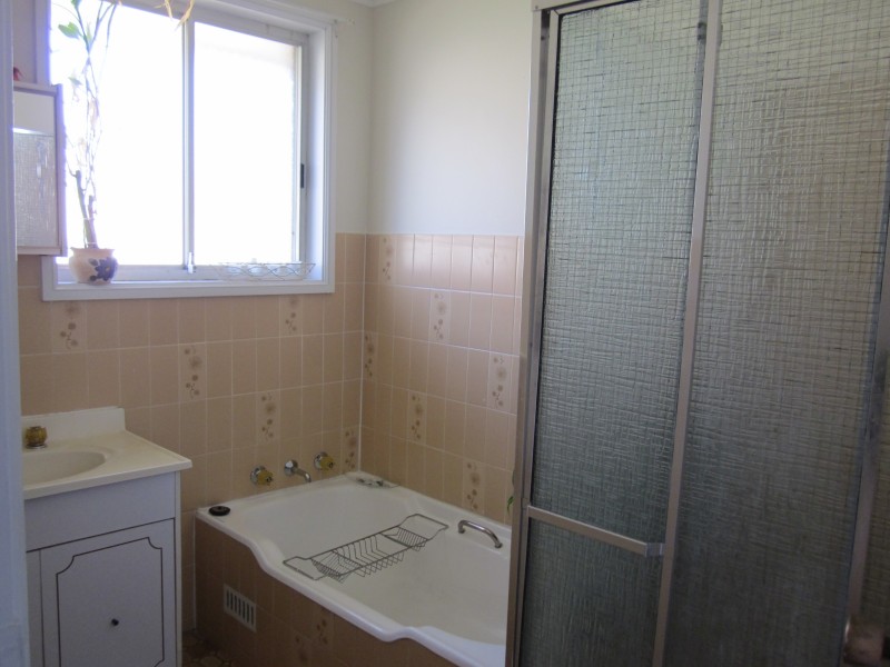 4/209 Harrow Rd, Glenfield NSW 2167