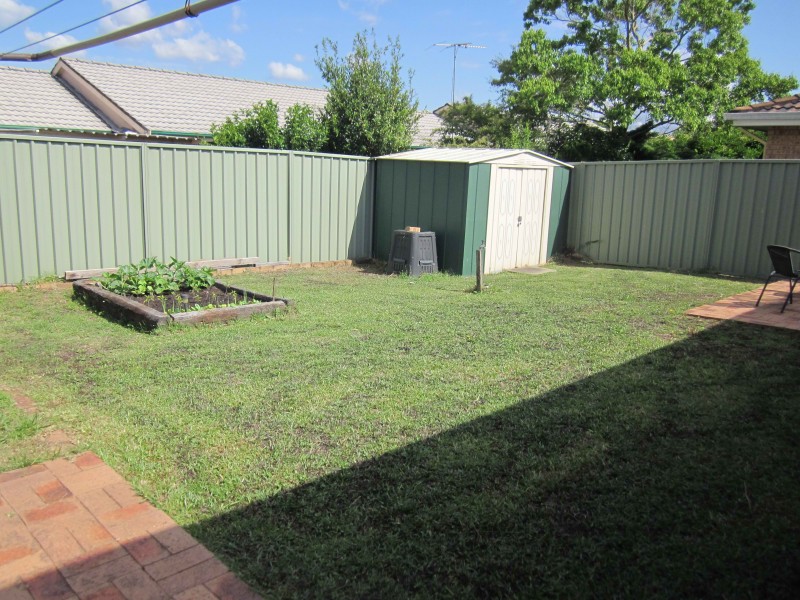 4/209 Harrow Rd, Glenfield NSW 2167