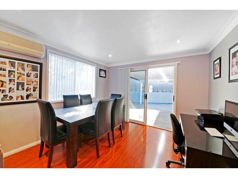 18 Dolomite Pl, Eagle Vale NSW 2558