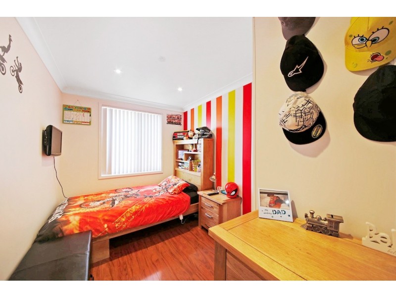 18 Dolomite Pl, Eagle Vale NSW 2558