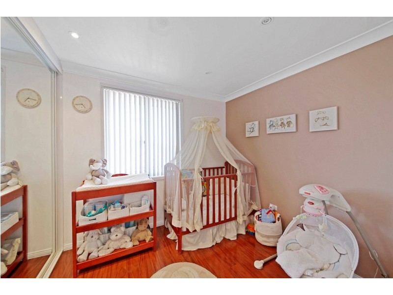 18 Dolomite Pl, Eagle Vale NSW 2558