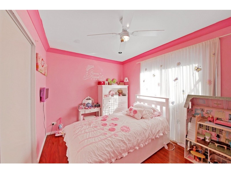 18 Dolomite Pl, Eagle Vale NSW 2558