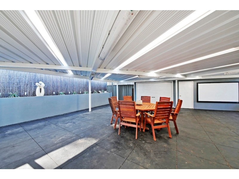 18 Dolomite Pl, Eagle Vale NSW 2558