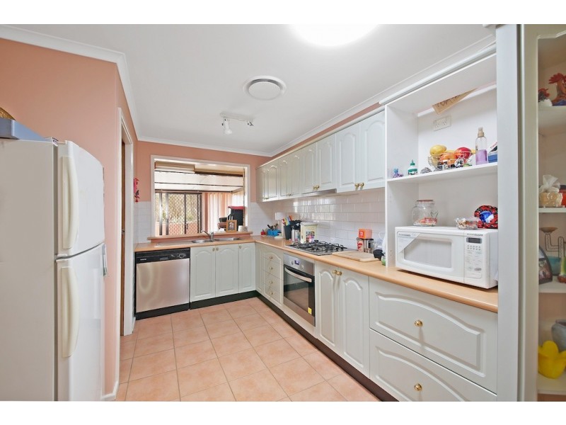 1 Dibbler Pl, St Helens Park NSW 2560