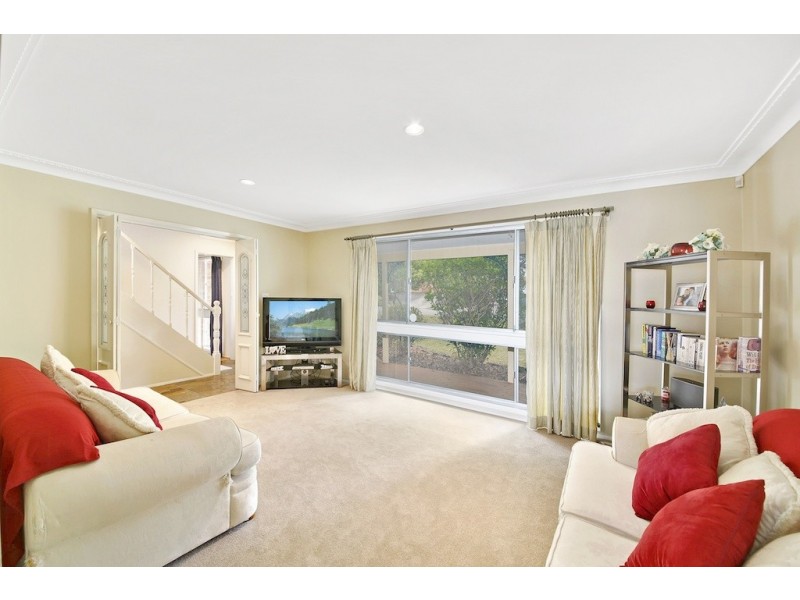 11 O’Malley Pl, Glenfield NSW 2167