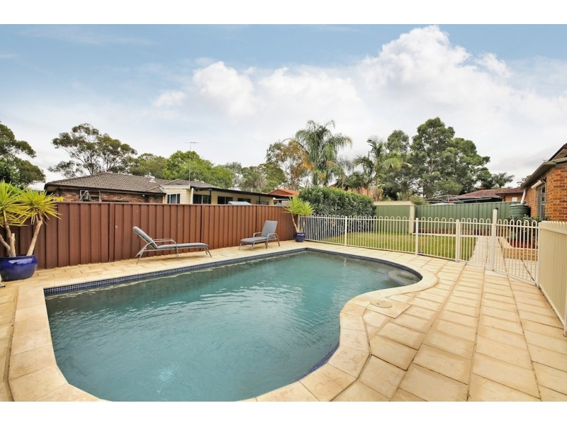 11 O’Malley Pl, Glenfield NSW 2167
