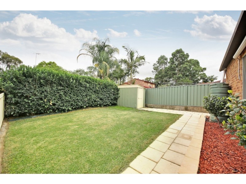 11 O’Malley Pl, Glenfield NSW 2167