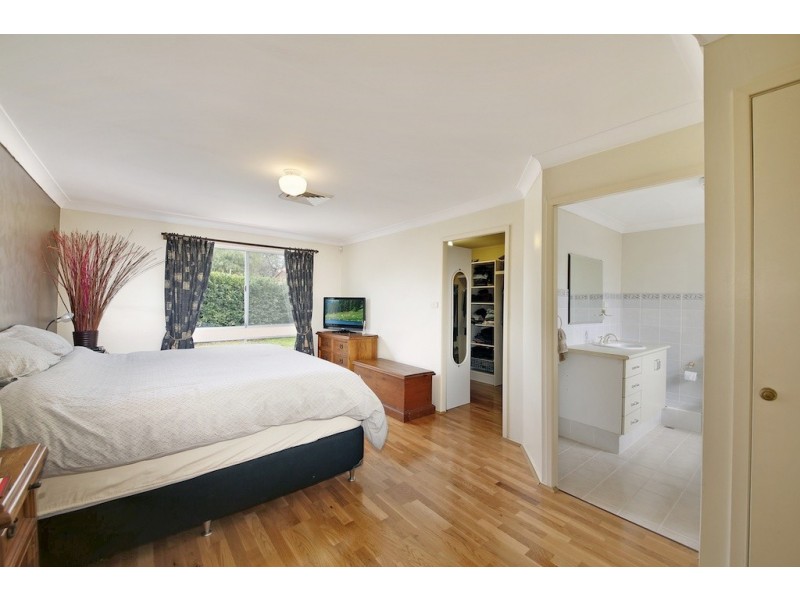 11 O’Malley Pl, Glenfield NSW 2167