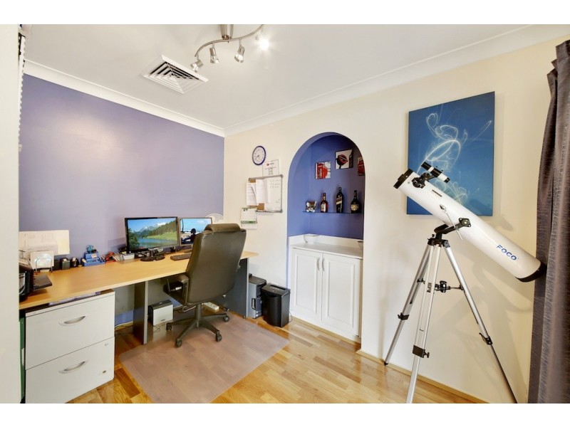 11 O’Malley Pl, Glenfield NSW 2167