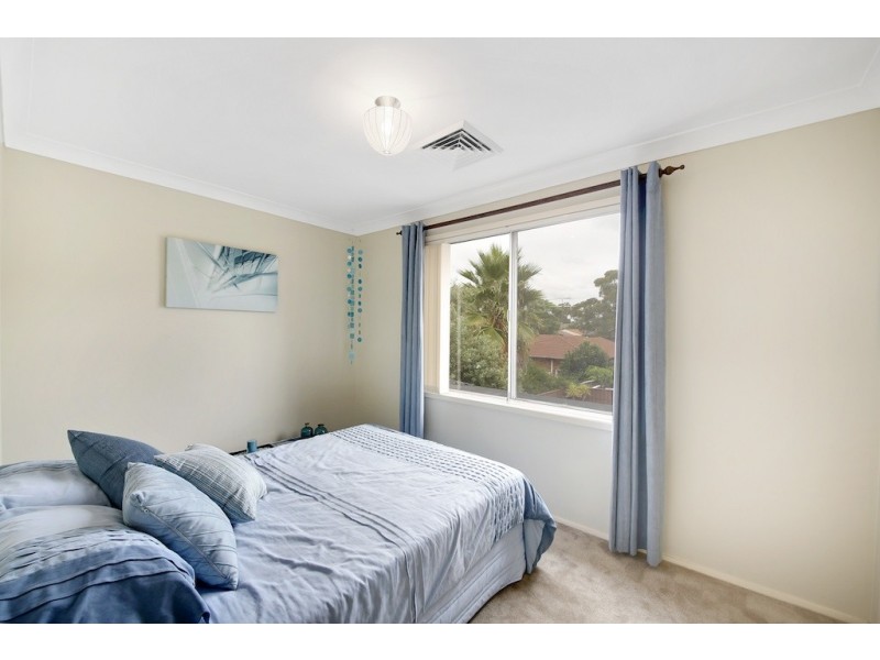 11 O’Malley Pl, Glenfield NSW 2167