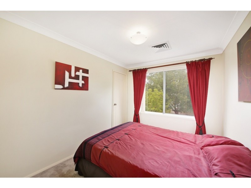 11 O’Malley Pl, Glenfield NSW 2167