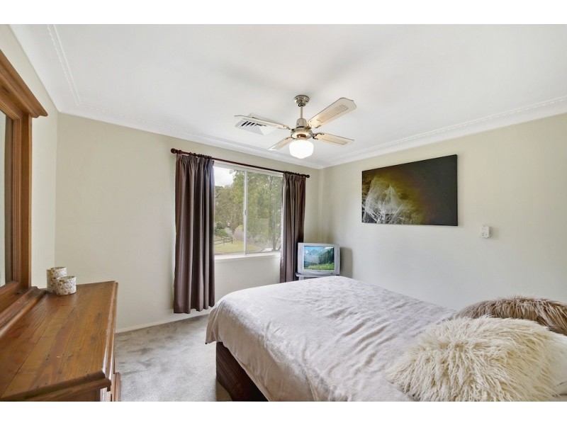 11 O’Malley Pl, Glenfield NSW 2167