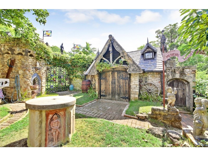 4 Dowling St, Leumeah NSW 2560