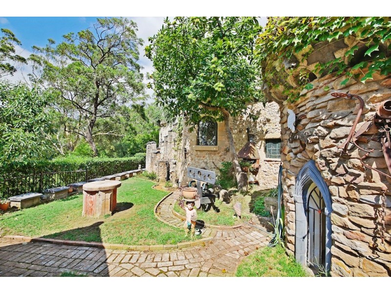 4 Dowling St, Leumeah NSW 2560