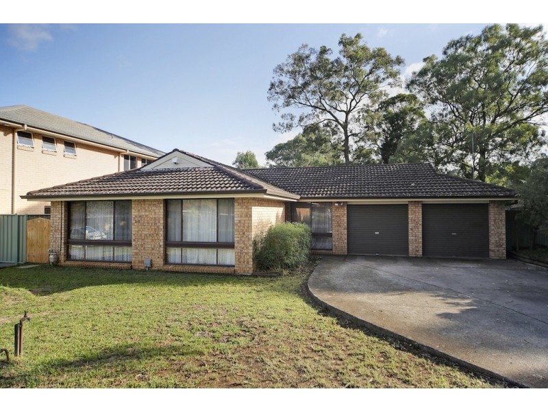 183 Harrow Rd, Glenfield NSW 2167