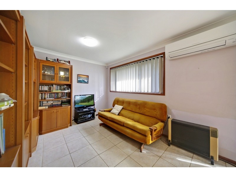 183 Harrow Rd, Glenfield NSW 2167