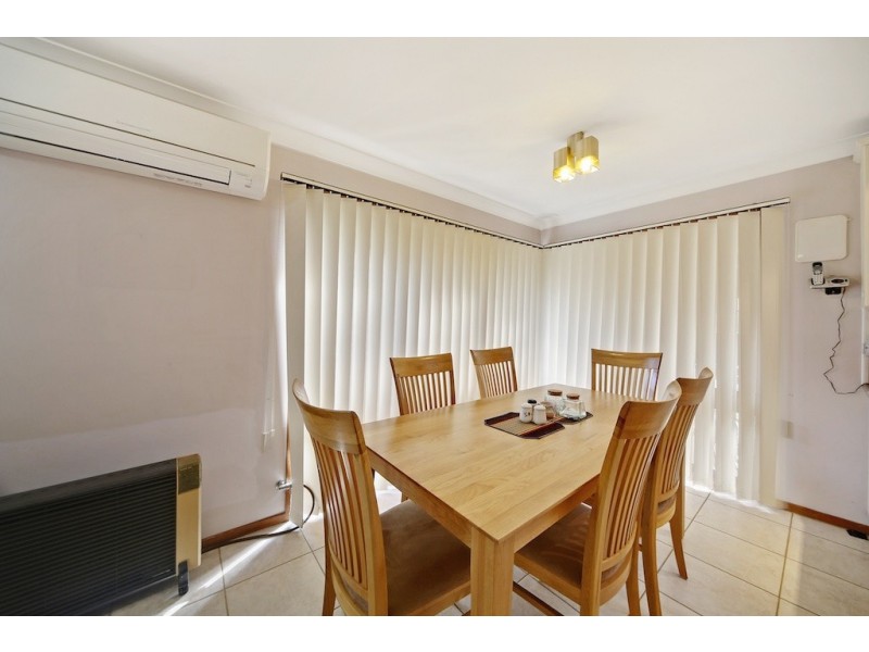 183 Harrow Rd, Glenfield NSW 2167