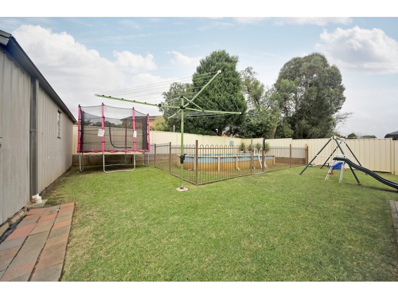 28 Sunderland Dr, Raby NSW 2566