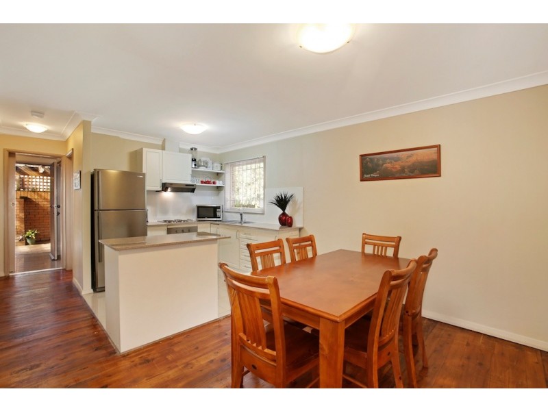 11/2 Whipbird Ave, Ingleburn NSW 2565