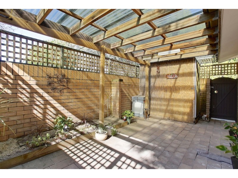 11/2 Whipbird Ave, Ingleburn NSW 2565