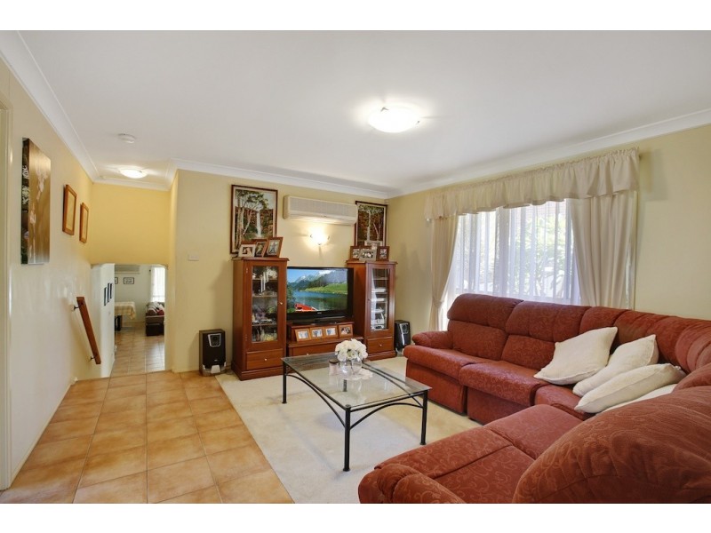 145 Kendall Dr, Casula NSW 2170