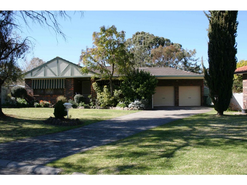 7 Aroa Place, Glenfield NSW 2167