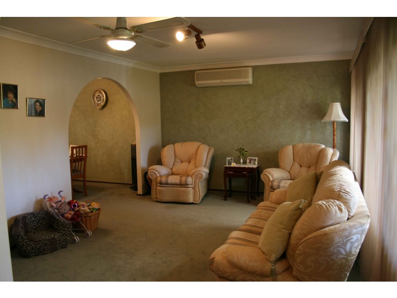 7 Aroa Place, Glenfield NSW 2167