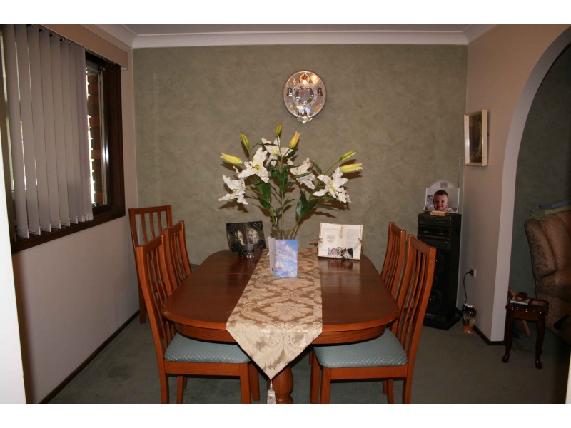 7 Aroa Place, Glenfield NSW 2167