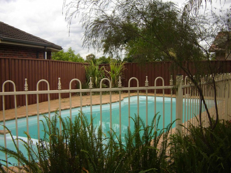 10 Mendi Place, Glenfield NSW 2167