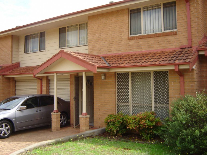 3/38 Railway Pde, Glenfield NSW 2167