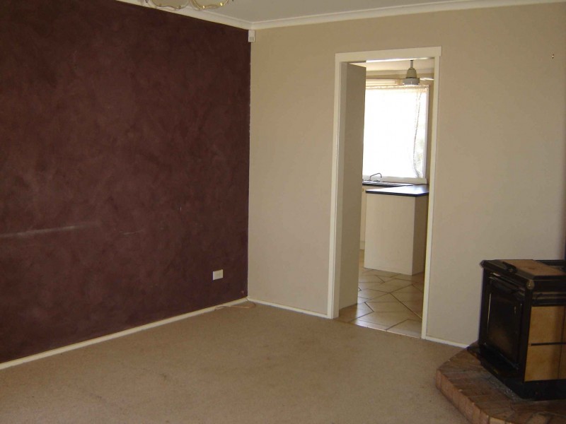 27 Ohlfsen Rd, Minto NSW 2566