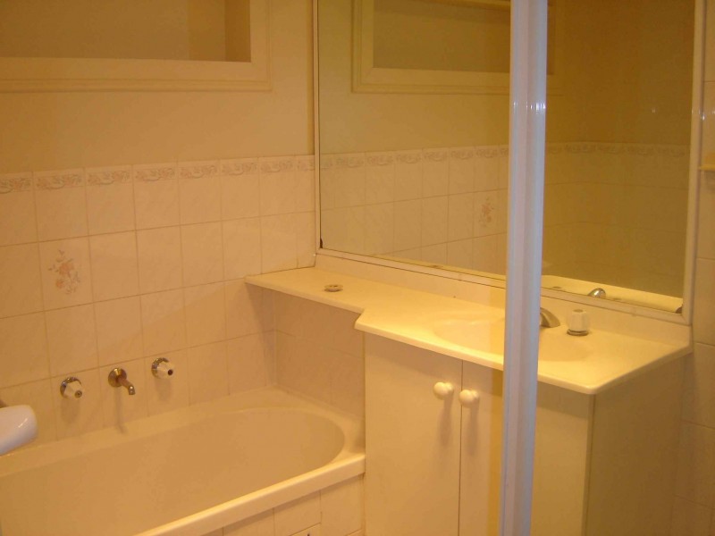 17 Jersey Pde, Minto NSW 2566