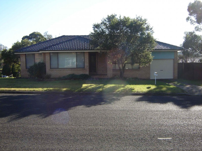 1 Kokoda Place, Glenfield NSW 2167