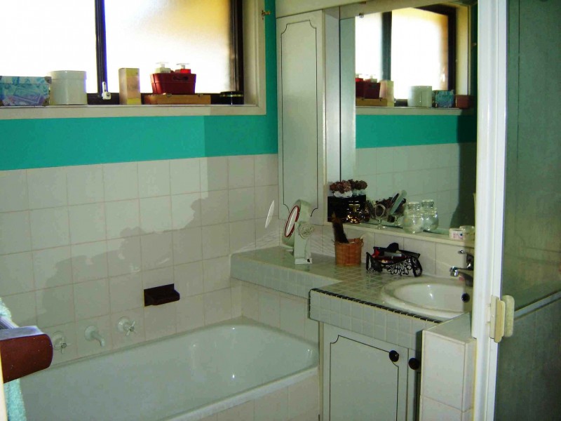 1 Kokoda Place, Glenfield NSW 2167