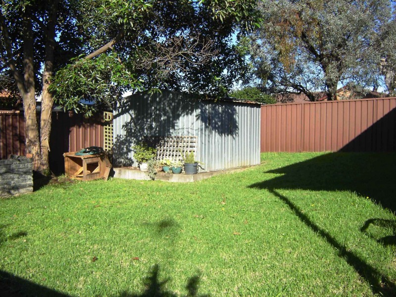 1 Kokoda Place, Glenfield NSW 2167