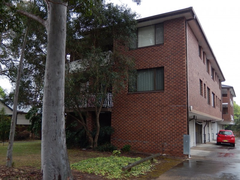 35 Sixth Avenue, Campsie NSW 2194