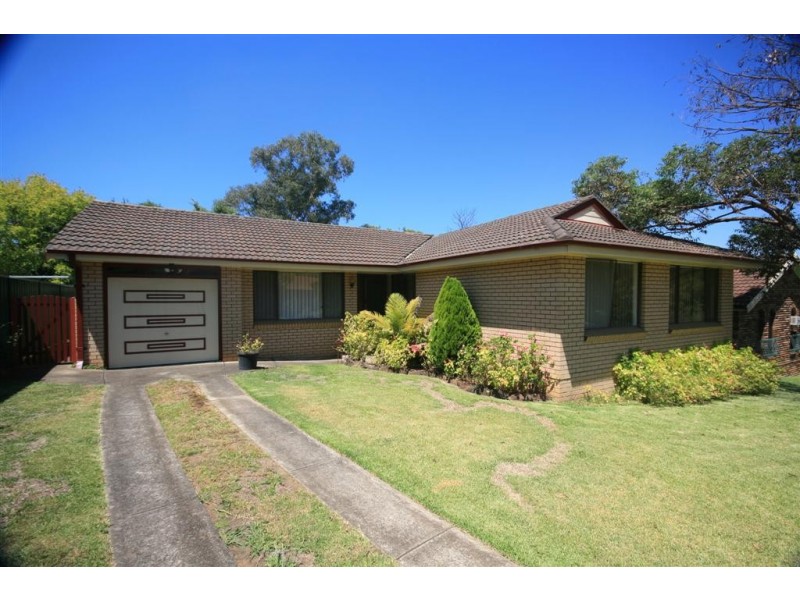 8 Sanders Crescent, Kings Langley NSW 2147