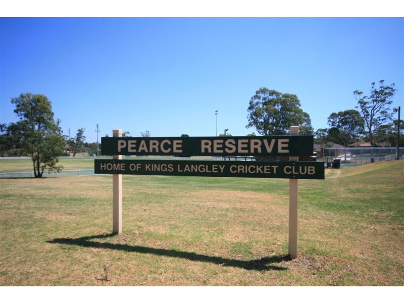 8 Sanders Crescent, Kings Langley NSW 2147