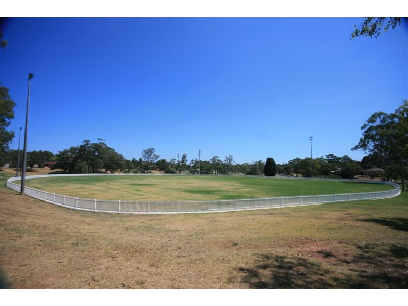 8 Sanders Crescent, Kings Langley NSW 2147