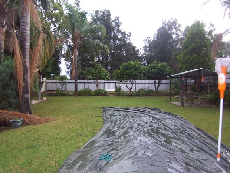 73 Devonshire Cres, Oak Flats NSW 2529