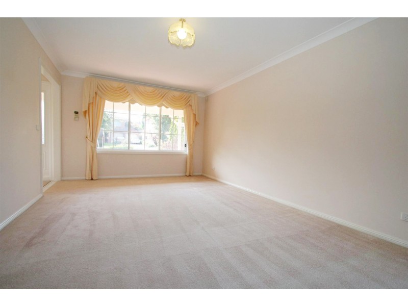 45 Ravensbourne Cct, Dural NSW 2158