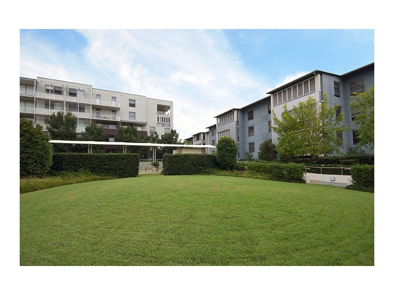 11 Lewis Ave, Rhodes NSW 2138