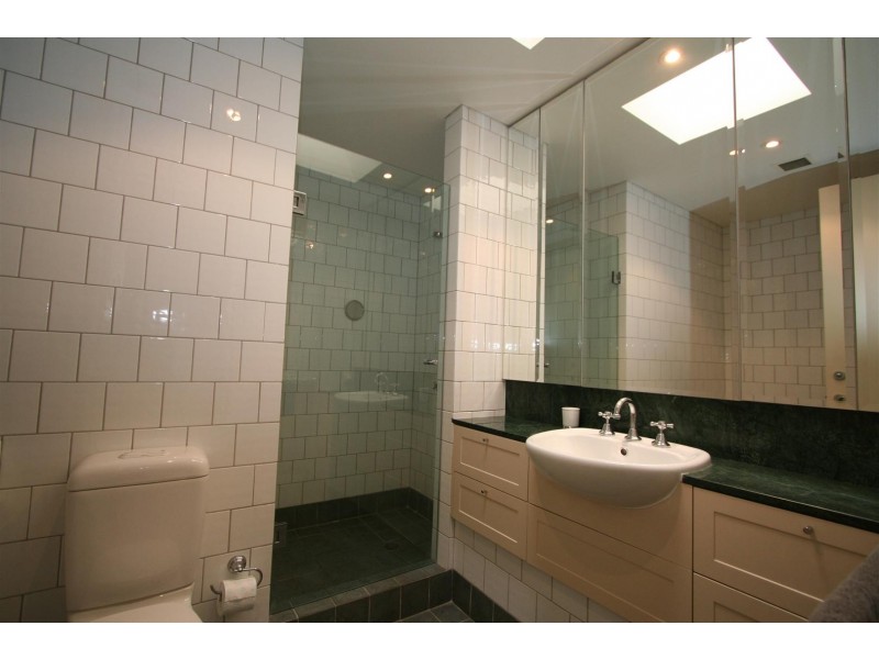 111 Blues Point Rd, Mcmahons Point NSW 2060